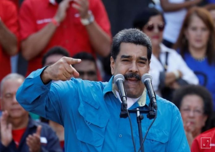 O presidente, Nicolás Maduro, mandou prender dois deputados de oposição por suspeitas de participação no suposto atentado