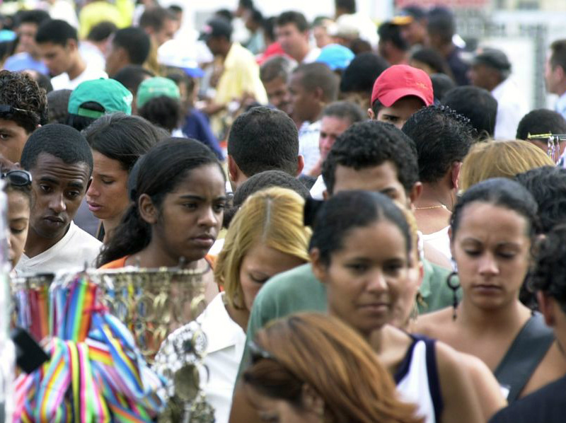 Salários das mulheres em regiões metropolitanas são 16% a 29% menores Pesquisa do Dieese com funções equivalentes mostra diferença de quase 43%, mesmo com a trabalhadora tendo mais escolaridade