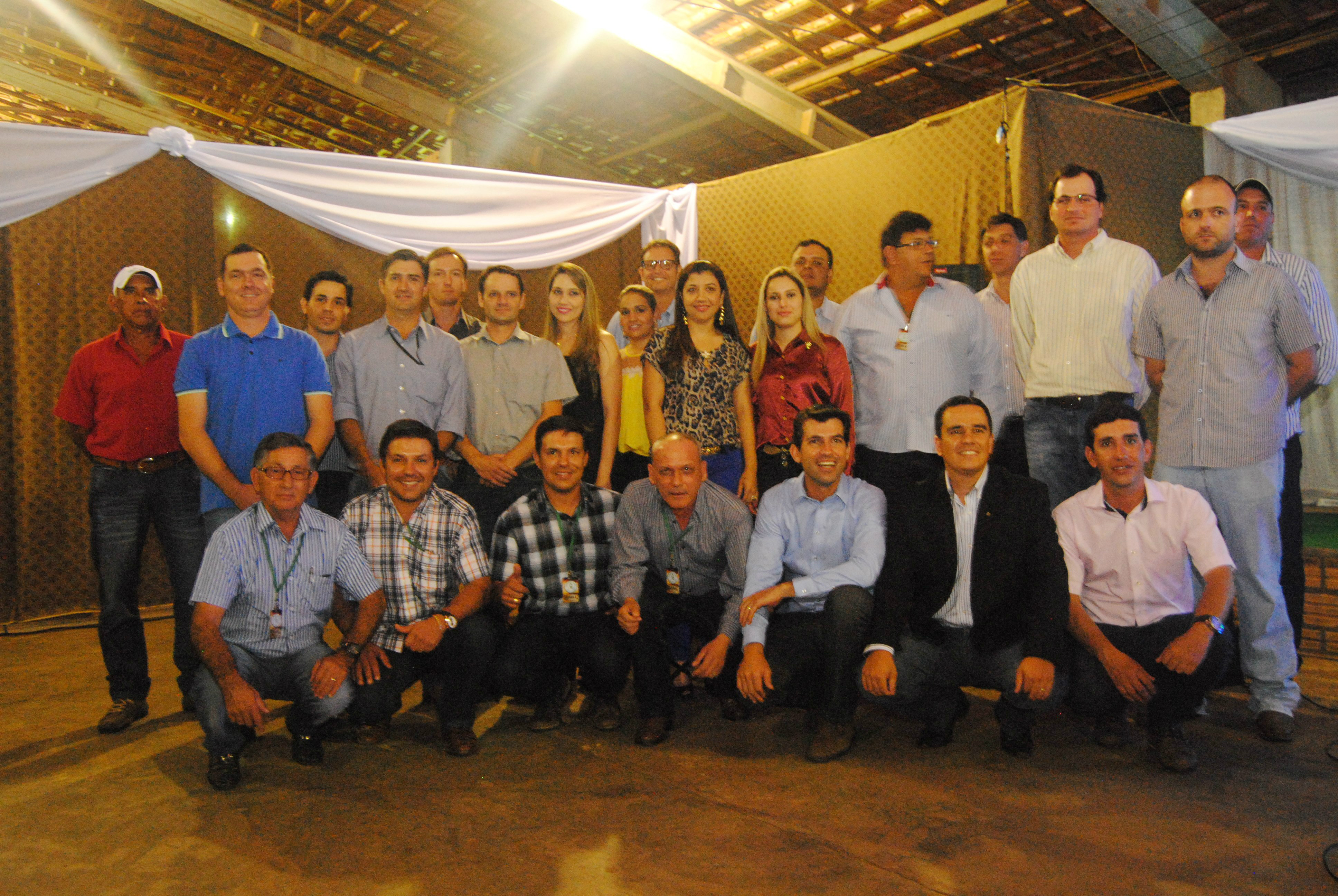 Diretoria e funcionários do Sindicato Rural na abertura da Expobai 2014. / Foto: Moreira Produções