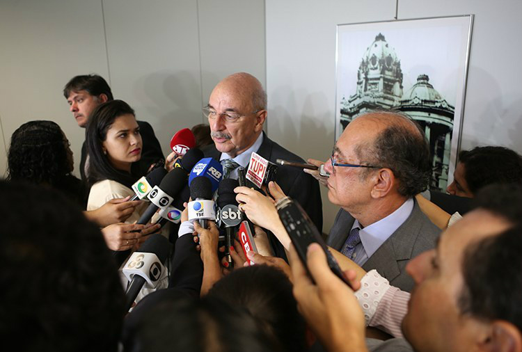 Ministério do Desenvolvimento Social e TSE investigam fraudes no Bolsa Família Segundo o ministro Osmar Terra, uma das possibilidades é de que o CPF dos beneficiários esteja sendo usado sem o conhecimento delesMauro Vieira/MDSA