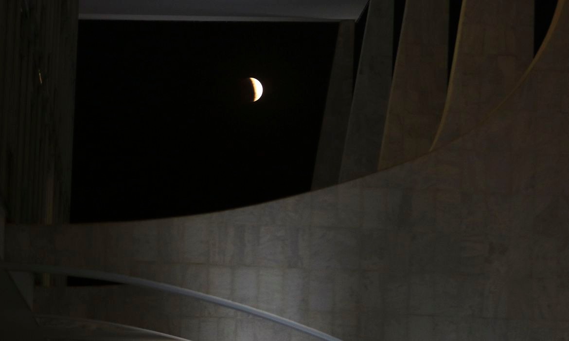 Eclipse lunar é usado para estudos sobre vida em outros planetas Foto: Valter Campanato/ABr
