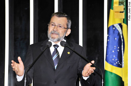 Valter Pereira se despede lamentando não ter disputado eleições para o Senado