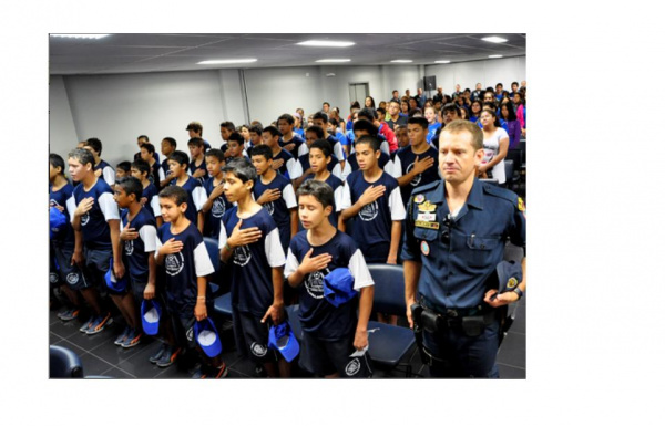Projetos sociais do nono Batalhão da PM formaram 5 mil alunos em 2010