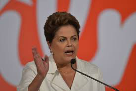 Dilma diz que até 2018 universalizará a banda larga no país Dilma diz que até 2018 universalizará a banda larga no país