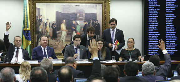 Comissão da Câmara deve votar ainda hoje parecer da reforma trabalhista Foto: Divulgação