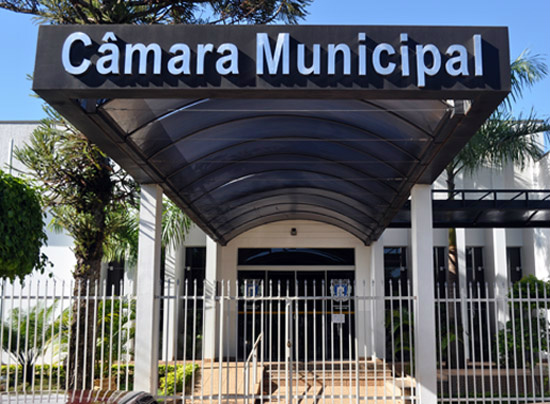 Mesa diretora da Câmara de Amambai apresenta projetos para concurso público Os dois projetos de leis complementares, CM números 001 e 002/2014, definem o número de cargos disponíveis, as competências, as remunerações e os requisitos exigidos dos candidatos.