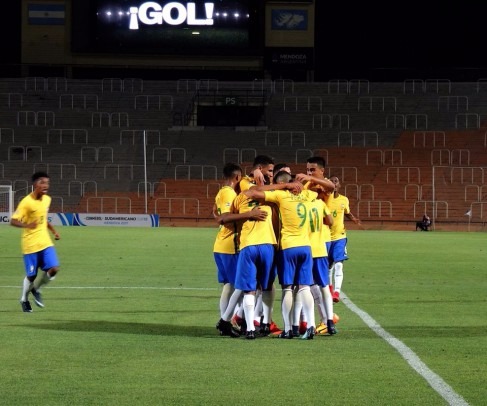 Seleção Sub-15 goleia na estreia do Sul-Americano Foto: Divulgação