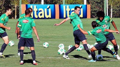Seleção brasileira treina em Goiânia para amistoso contra o Panamá Jogadores da seleção brasileira treinam para o amistoso contra o Panamá, em Goiânia