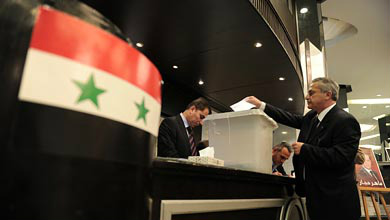 Sírios vão às urnas em eleição que deve garantir vitória esmagadora a Assad