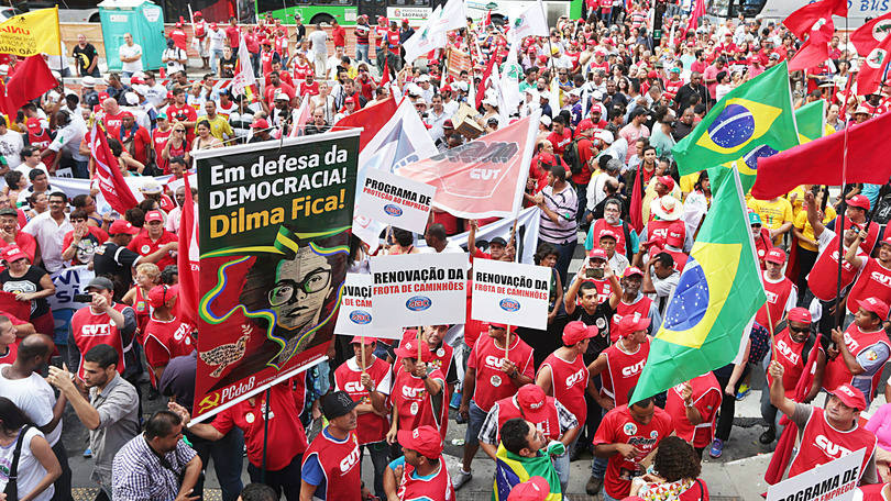 Militantes dos partidos do campo democrático popular (PT-PCdoB e PDT) e dos movimentos sociais vão realizar um ato em favor do governo Dilma / Foto: Divulgação