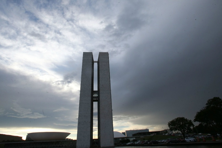 STF concede 30 dias para defesa de Fernando Collor STF concede 30 dias para defesa de Fernando Collor
