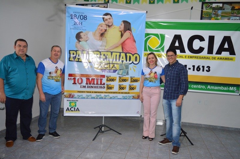 E/D: Presidente da Câmara Municipal, Dilmar Bervian; presidente da Acia, Clemente Martins Júnior; vereadora Janete Córdoba e Marcelo Marinho durante o lançamento da campanha em junho deste ano / Foto: Moreira Produções