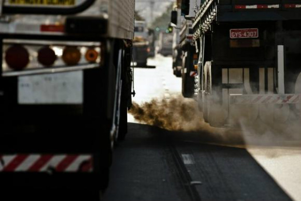A OMS alerta que as principais fontes de poluição do ar incluem modelos ineficientes de transporte / Foto: Agência Brasil