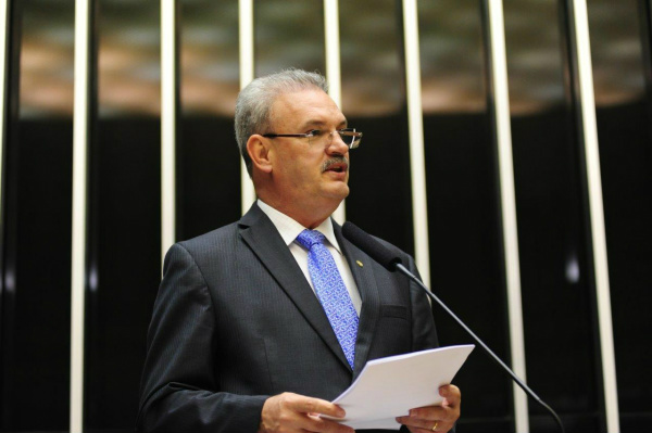 A Proposta de Emenda Constitucional 386/2009 prevê a obrigatoriedade do diploma de jornalista para o exercício da profissão / Foto: 