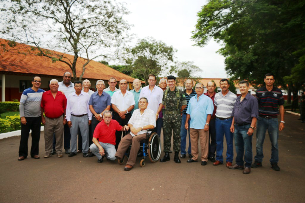 17º Regimento de Cavalaria Mecanizada realiza projeto Conversando com a Reserva Demonstração de amor à Pátria pode ser observada nas imagens durante a realização da formatura geral / Foto: Assessoria