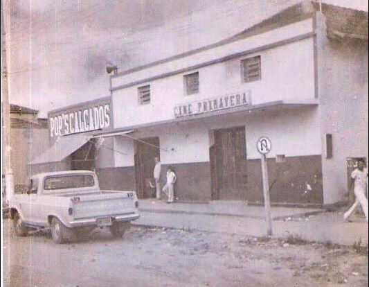 O Cine Primavera ficava localizado na avenida Pedro Manvailer, ao lado dos Correios / Foto: Arquivo Pessoal de Robson Martins