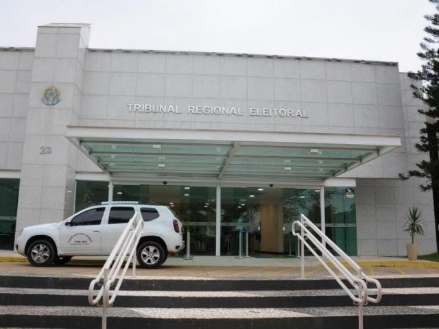 Com 514 candidatos inscritos até as 19h, campanha começa nesta 5ª-feira Número de candidaturas registradas no TRE-MS até as 19h desta quarta-feira era de 527. (Foto: Paulo Francis)