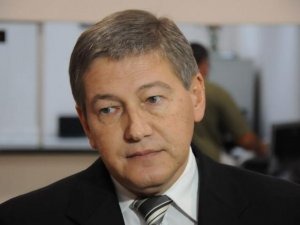 Com 514 candidatos inscritos até as 19h, campanha começa nesta 5ª-feira Hardy Waldschimidt explica que candidatos que não foram inscritos por partidos ou chapas podem requisitar participação nas eleições, desde que aprovados em convenção. (Foto: Paulo Francis)