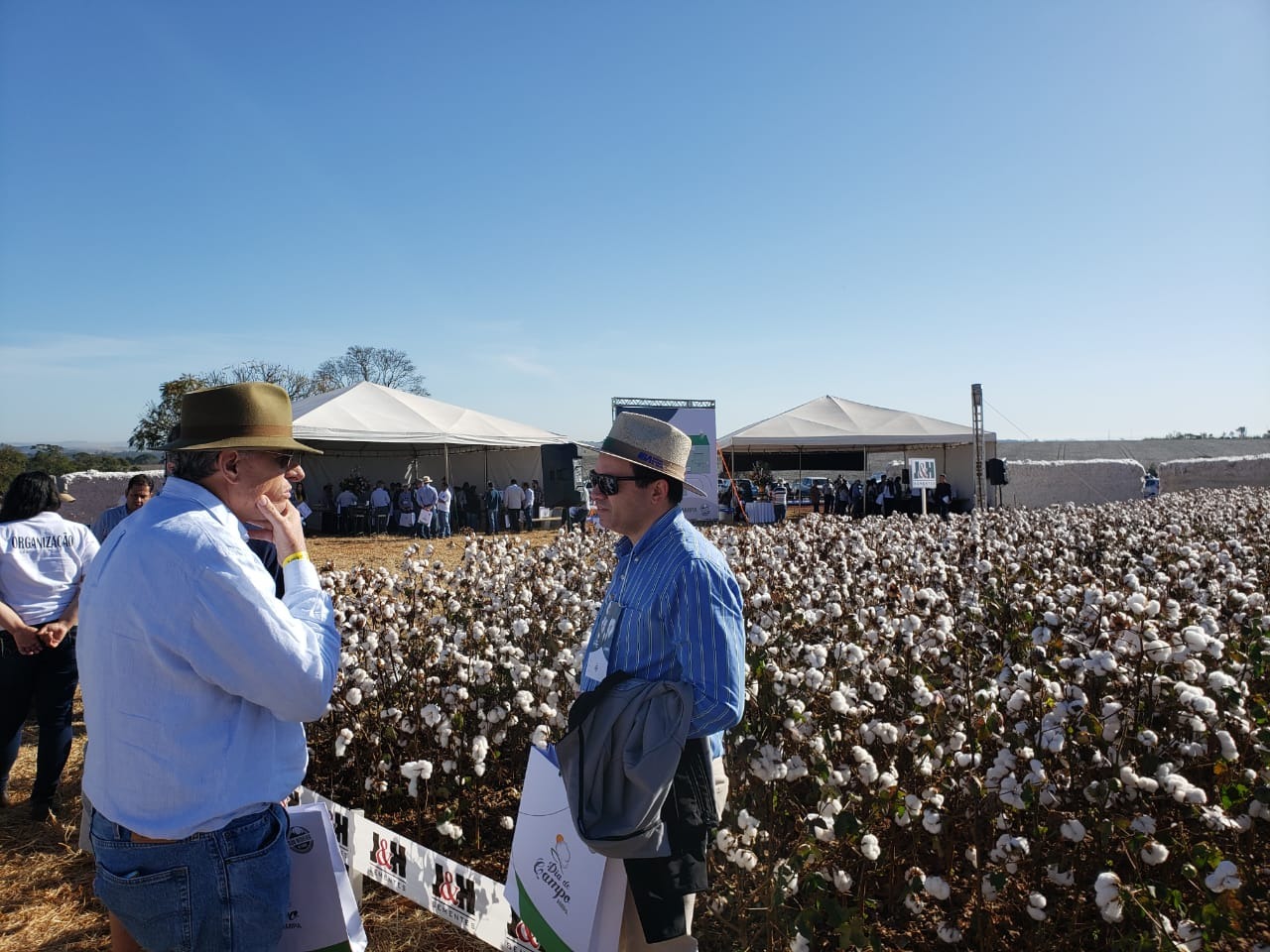 Cotonicultura mineira deve crescer mais de 50% em 2019 Liv Soares e José Geraldo Di Stefano durante o evento em Patos de Minas - Foto: Camilla S. Oliveira Di Stefano