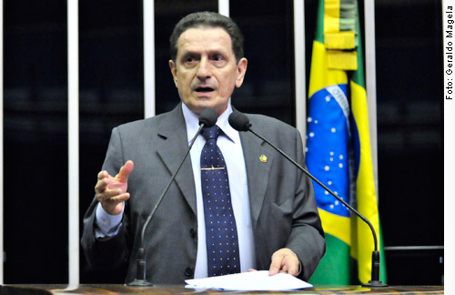 Mozarildo pede que usuários do transporte aéreo no Brasil sejam tratados com respeito