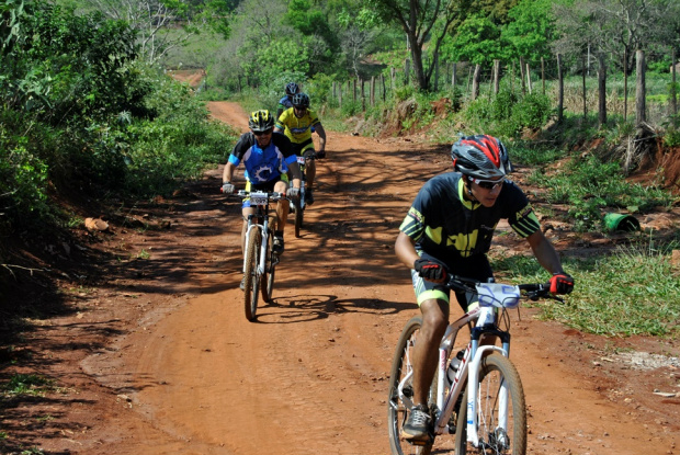 Ciclistas percorreram trajeto de cerca de 25 quilômetros por estradas vicinais do município / Foto: Moreira Produções
