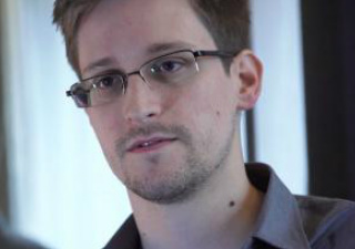 Edward Snowden, ex-agente do serviço secreto dos Estados Unidos (CIA) que revelou o monitoramento de telefonemas e uso da internet no país (Wikimedia Commons)