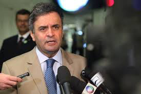 Aécio defende mais órgãos além da Funai nas questões indígenas