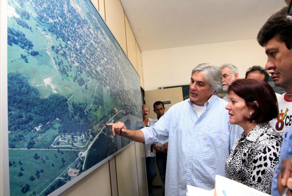 Delcídio consegue R$ 4,6 milhões para atender municípios afetados por calamidades Delcídio consegue R$ 4,6 milhões para atender municípios afetados por calamidades