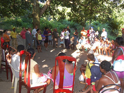 Quilombolas querem posse de Rio dos Macacos e governo promete negociar Quilombolas querem posse de Rio dos Macacos e governo promete negociar