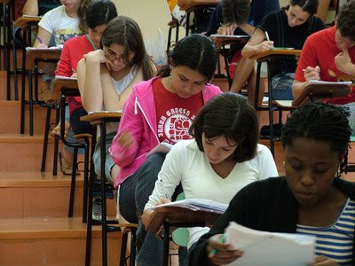 Comissão especial vai propor um novo modelo para o ensino médio no País