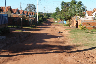 Os moradores sofrem com a falta de pavimentação e drenagem  / Foto: Moreira Produções