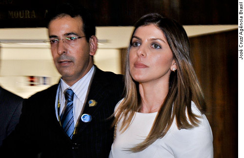 CPI ouve mulher de Cachoeira no dia 7, ex-mulher e contador no dia 8