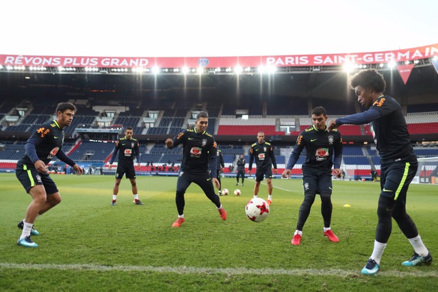 A Seleção treino na casa do PSG antes de viajar para Lille (Foto: Lucas Figueiredo/CBF)