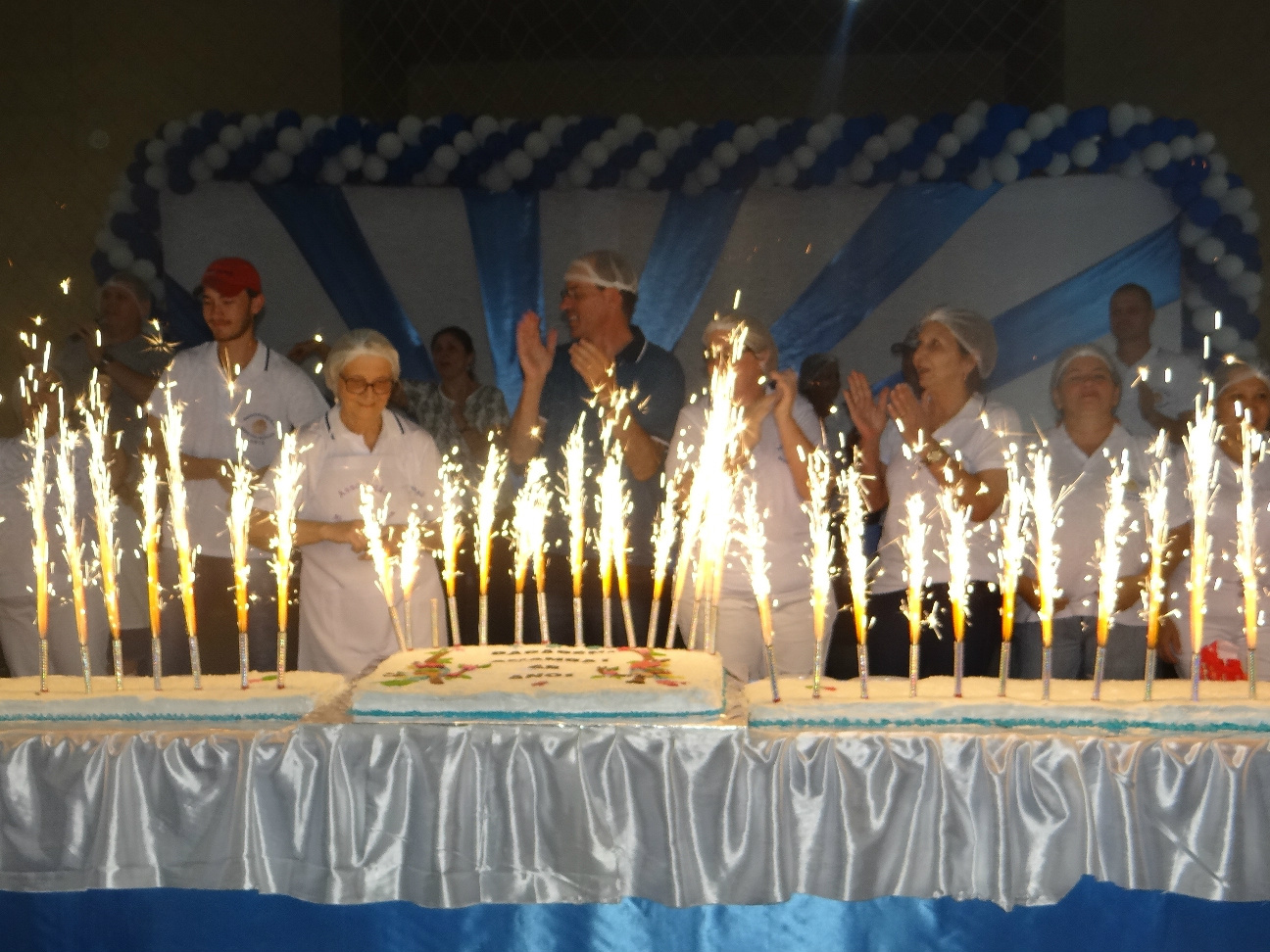 Bolo de 68 metros marca aniversário de Amambai