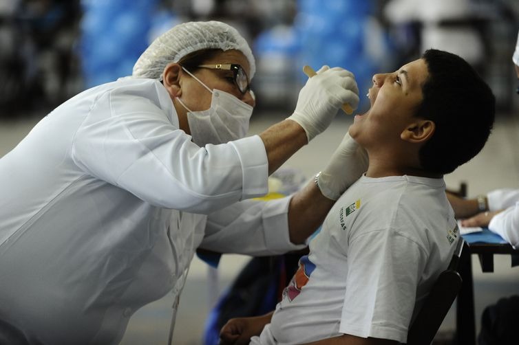 Pesquisa indica que 16 milhões de brasileiros vivem sem nenhum dente Pesquisa indica que 16 milhões de brasileiros vivem sem nenhum dente