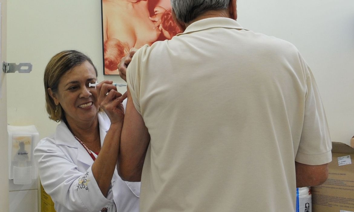 Campanha de vacinação contra gripe começa hoje (23) em todo o país 09 12:56:23