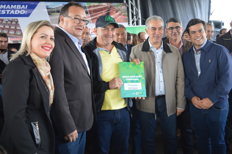 Durante o ato, foram entregues 15 títulos definitivos de propriedades da vila Guape / Foto: Moreira Produções