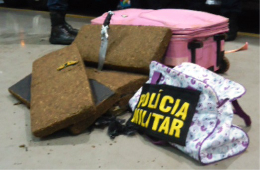PM apreende maconha na rodoviária da Capital