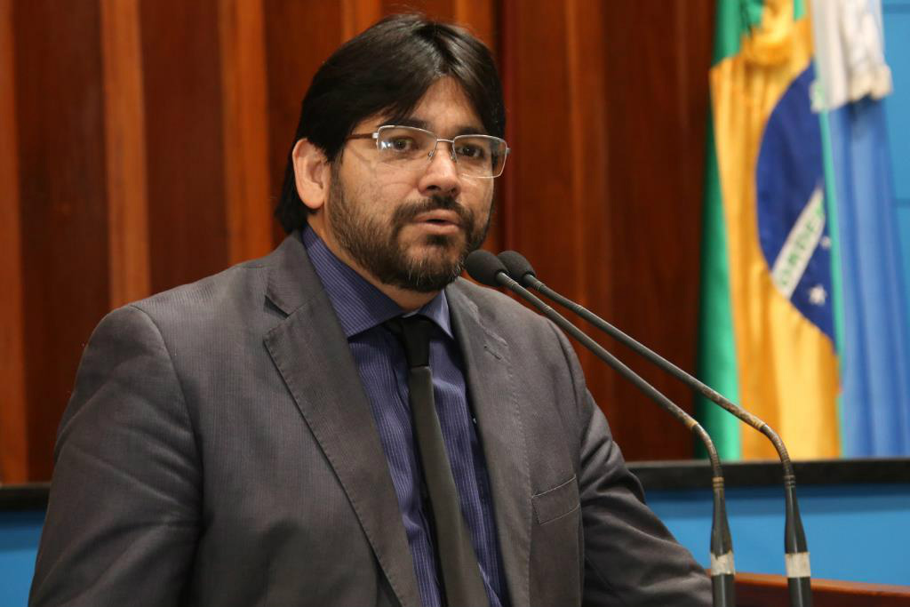 Diretor-presidente da Funtrab, Wilton Acosta, discursou na sessão desta quartaFoto: Divulgação 