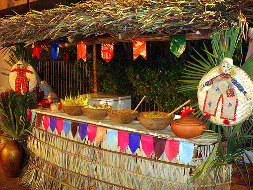 No arraiá do Alphaville Clube haverá diversas barracas com comidas típicas de festa junina.