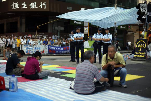 Hong Kong: funcionários públicos apoiam manifestantes pelo Facebook