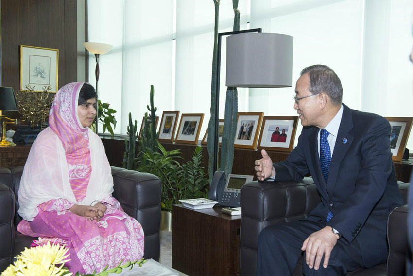 Secretário-geral da ONU, Ban Ki-moon, com a estudante paquistanesa Malala Yousafzai. Foto: ONU/Eskinder Debebe