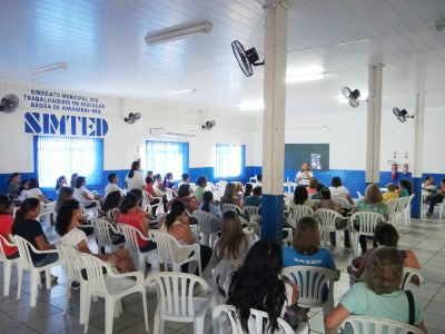 Assembleia reúne trabalhadores na educação de Amambai / Foto: Moreira Produções