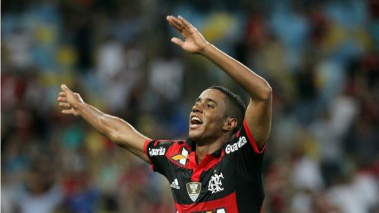 Com dois de Gabriel, Flamengo supera o Inter no Rio