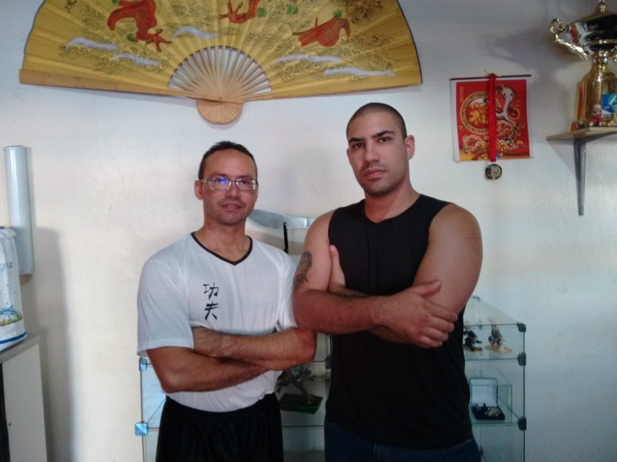 Atletas de Amambai viajam para São Paulo em preparação para Mundial de Kung Fu Egberto José da Silva e José Antônio Ishy Júnior, atletas da escola Dragões de Fogo / Foto: Assessoria