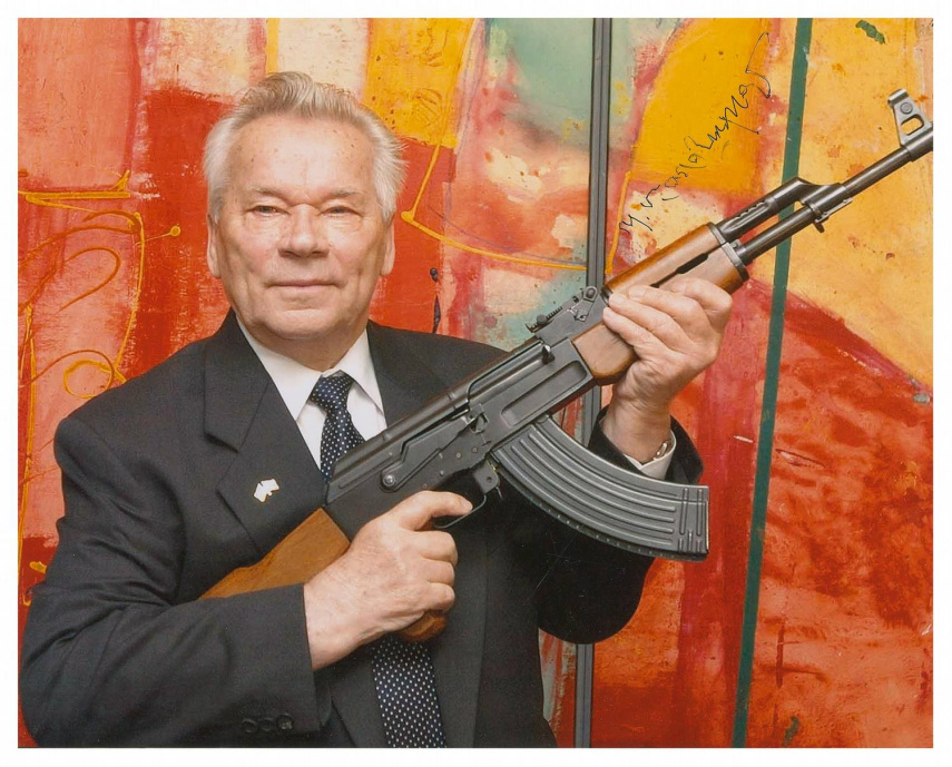 Kalashnikov recebeu comendas por invenção, mas não muito dinheiro