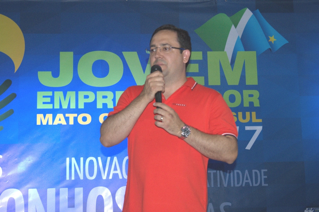 Projeto realiza palestra e homenageia jovens empreendedores de Amambai Deputado Márcio Fernandes / Foto: Moreira Produções