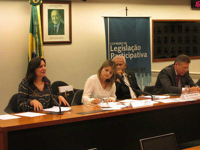 Vice-presidente da CNTE participa de mesa redonda sobre demandas da sociedade Vice-presidente da Confederação Nacional dos Trabalhadores em Educação (CNTE), Marlei Fernandes Foto: Divulgação