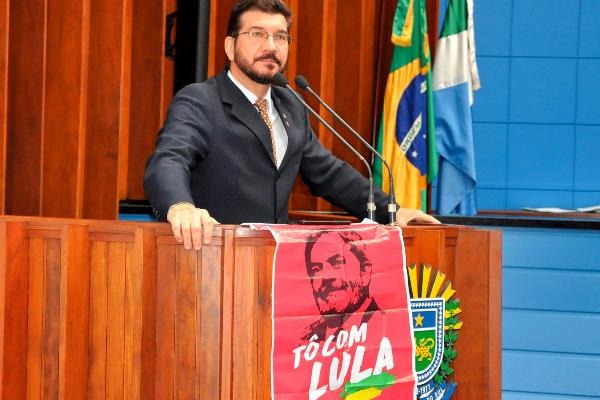 “São dois pesos e duas medidas”, critica Kemp sobre prisão de Lula Kemp considera que a rapidez do julgamento teve intenção de retirá-lo da corrida presidencial