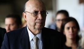 Meirelles: mudança na reforma da Previdência precisa preservar equilíbrio fiscal O ministro da Fazenda, Henrique Meirelles, comentou as novas mudanças na reforma da Previdência